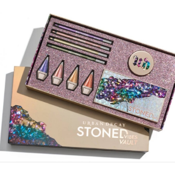 Urban Decay Stoned Vault - Picture 2 of 8